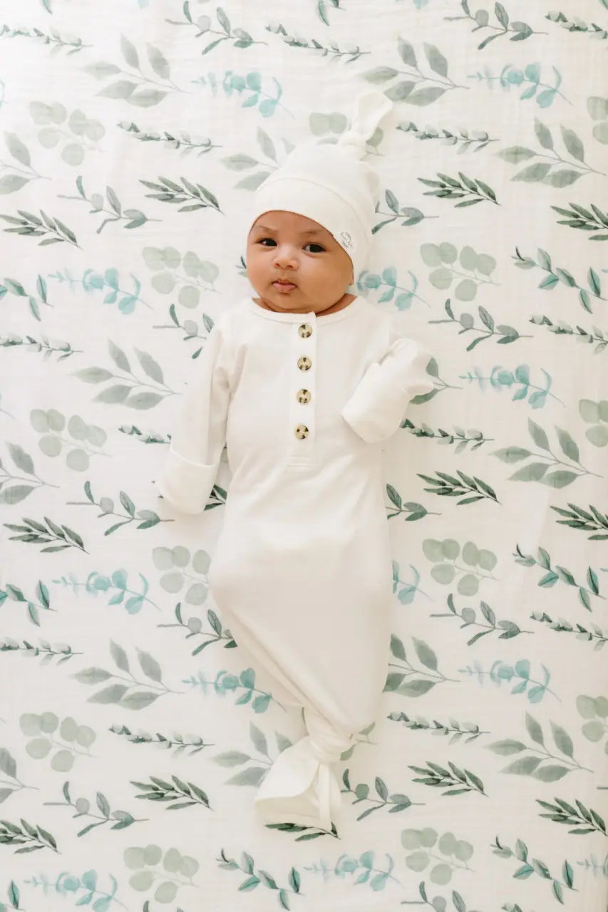 Fawn & Foster - Baby Organic Knotted Gown + Top Knot Hat - Sugar (white)